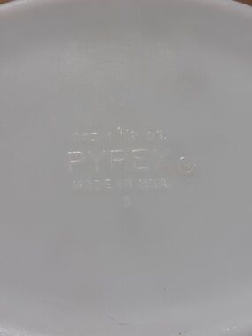 Pyrex Early American 043 with lid